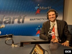 El abogado de Inmigración Angel Leal en los estudios de Radio Televisión Martí.