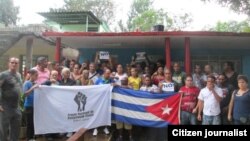 Primero de la izquierda José Diaz SIlva durante un encuentro que sostuvieron el pasado día 3 en La Habana integranates del Frente de Resisitencia Cívica