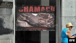 Vista del cartel promocional de "Chamaco", del cineasta cubano Juan Carlos Cremata, en La Habana (Cuba). 