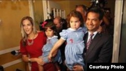 Carlos Curbelo gana escaño al Congreso. 