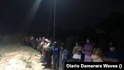 Un cubano y 27 haitianos capturados en la localidad de Bon-Fim, Brasil. 