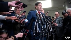 Senador Marco Rubio (R) durante conferencia de prensa en Capitol Hill