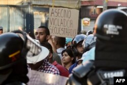 Las protestas contra el excabecilla de las FARC Rodrigo Londoño Echeverri, "Timochenko".