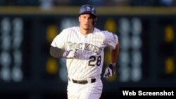 Nolan Arenado, tercera base de los Rockies.