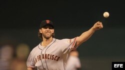 El lanzador zurdo Madison Bumgarner dominó a los Reales de Kansas City.