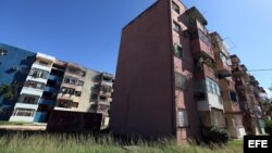 En Cuba casi un 40% de las casas sufre deterioro y al menos un millón padeció destrozos por recientes huracanes.