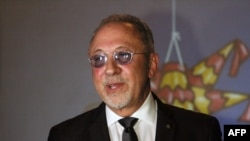 Emilio Estefan