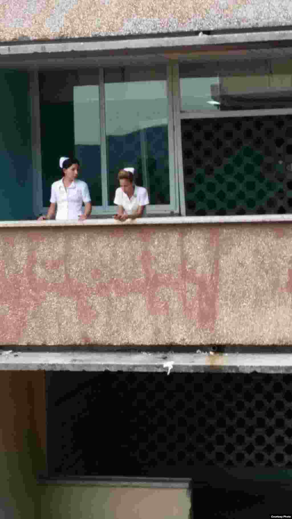 Los enfermos de zika se encuentran ubicados entre las salas 3-A (se habilita la sala 3-B) y 4-A del tercer y cuarto piso del Hospital Clínico Quirúrgico "Lucía Iñiguez Landín”.