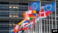 Banderas de los países miembros ondean en la sede del Parlamento Europeo en Estrasburgo. SEBASTIEN BOZON / AFP