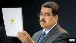 Maduro anunció el domingo que la preventa de la criptomoneda "petro" alcanzó los 735 millones de dólares desde su activación.