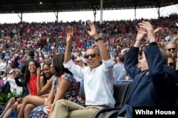 Obama y Raúl Castro en Latinoamericano