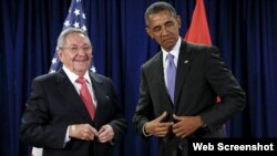 Barack Obama y Rául Castro durante una reunión en la sede de la ONU. Archivo.