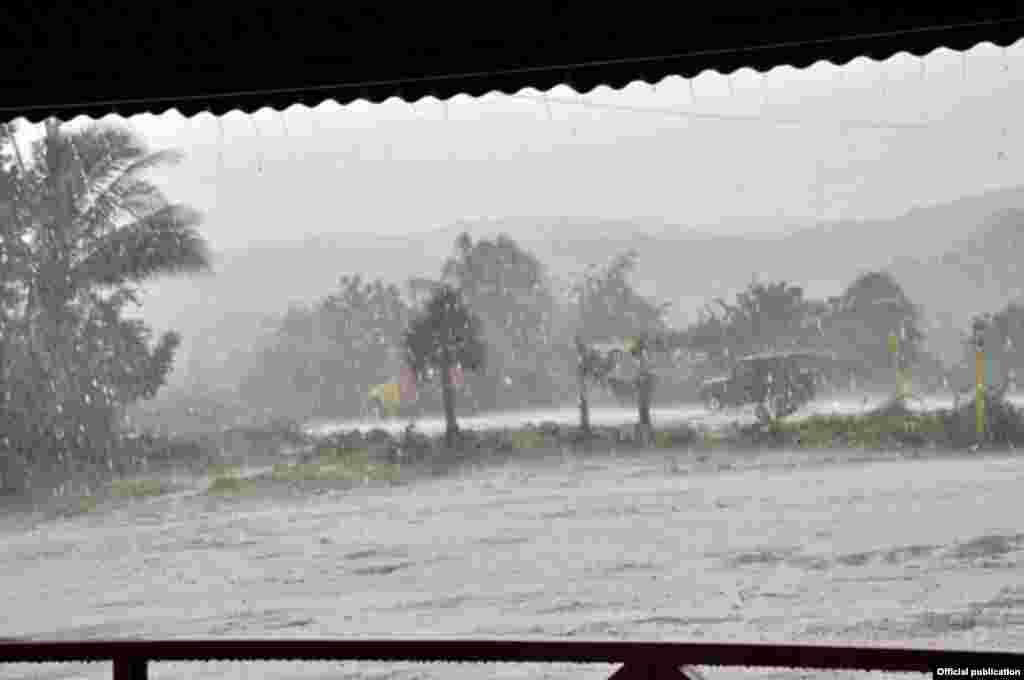 Imágenes de San Antonio del Sur, Guantánamo tras el impacto del huracán Matthew. Foto www.venceremos.cu