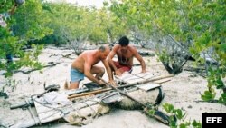 Fotograma del cortometraje "Pies secos/pies mojados", del cineasta estadounidense de origen cubano Carlos Gutiérrez.