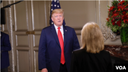 Greta Van Susteren y el presidente Trump también hablaron sobre la migración: “no podemos tener gente entrando a nuestro país como lo han hecho en los últimos diez años” [Foto: Brian Allen, VOA].