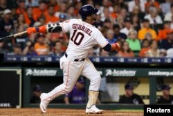 Yuli Gurriel. Foto John Glaser-USA TODAY Sports vía Reuters.