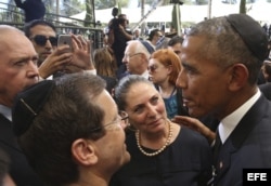 El presidente estadounidense, Barack Obama (d) durante el funeral de estado del expresidente israelí y premio Nobel de la Paz, Simón Peres