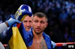 Lomachenko gana el título