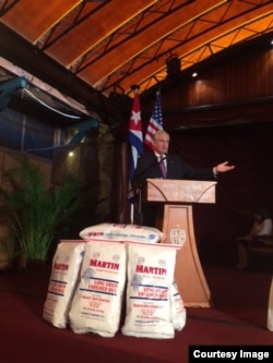 Jay Nixon en La Habana.