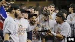 Los Astros de Houston celebran su triunfo en la Serie Mundial 2017.