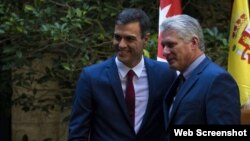 El presidente del gobierno español, Pedro Sánchez, junto al gobernante cubano Miguel Díaz-Canel