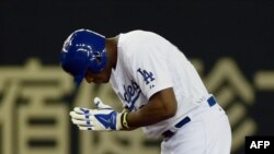 Yasiel Puig en un juego con Los Dodgers de Los Angeles.