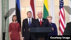 Vicepresidente Mike Pence de visita en Estonia.