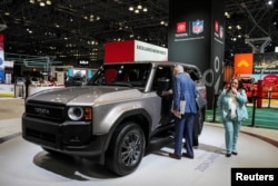 FOTO DE ARCHIVO: Un Toyota Land Cruiser se exhibe en el Salón Internacional del Automóvil de Nueva York, en Manhattan, el 27 de marzo de 2024. REUTERS/David Dee Delgado/Foto de archivo