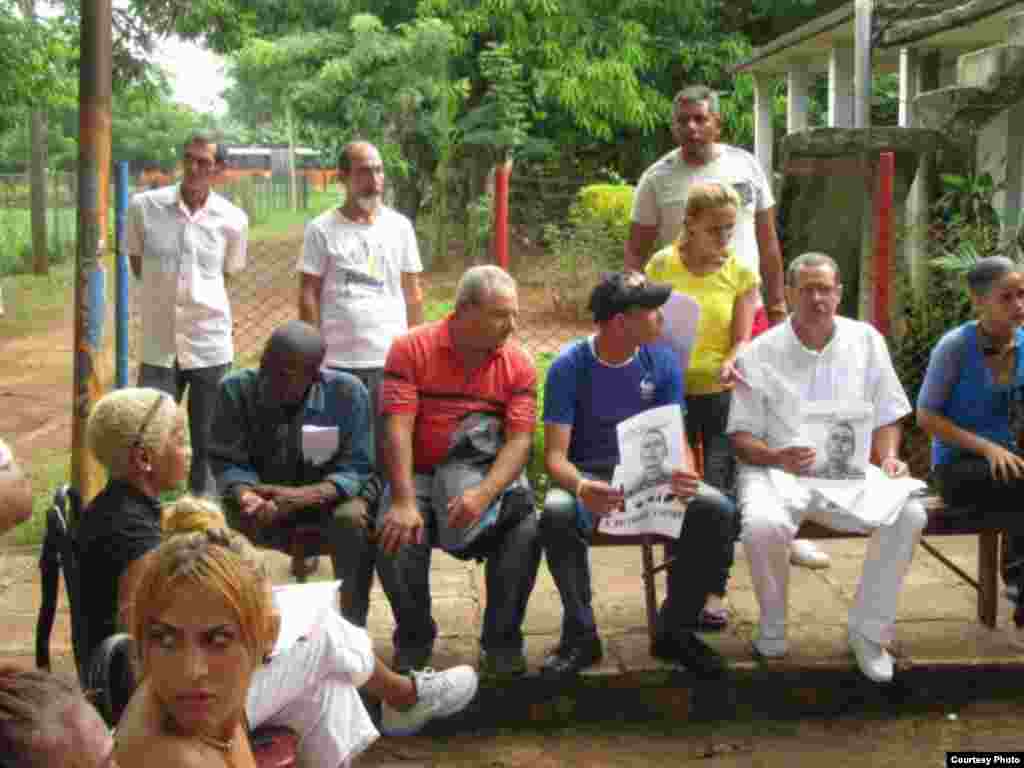 Activistas en el Congreso de la Resistencia.