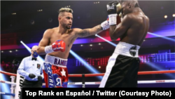 Robeisy vs Ryan el 22 de mayo de 2021 en Las Vegas (Imagen de Top Rank en Español / Twitter).