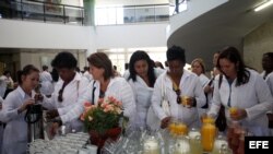 Médicos cubanos llegan al aeropuerto de Brasilia. Archivo.