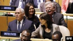 El vicepresidente Mike Pence y la embajadora de EEUU ante ONU Nikki Haley, durante el 73 periodo de sesiones de la Asamblea General de Naciones Unidas