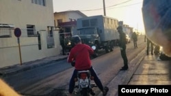 Llegada de prisioneros por su participación en las protestas del 11J al juzgado de Cárdenas. (Archivo)