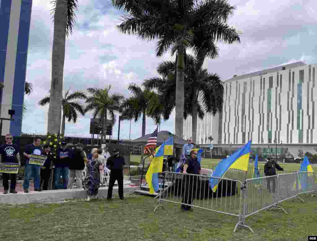 Acto en Tamiami Park, en apoyo a los ucranianos que luchan contra la invasi&#243;n rusa. 