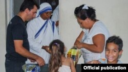 El padre Fulgencio en la Parroquia Cristo Redentor. Tomado de Cáritas Cuba.