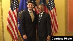 Oscar Elías Biscet recibido por el jefe de la Cámara Paul Ryan. Archivo.