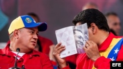 En agosto de 2015 el ex presidente de la Asamblea Nacional y diputado, Diosdado Cabello (izq.) inició una demanda civil contra El Nacional, La Patilla y el semanario Tal Cual 