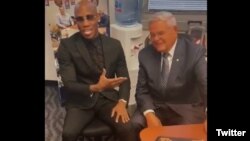 Yordenis Ugás junto al senador cubanoamericano Bob Menéndez. (Captura de video/Twitter)