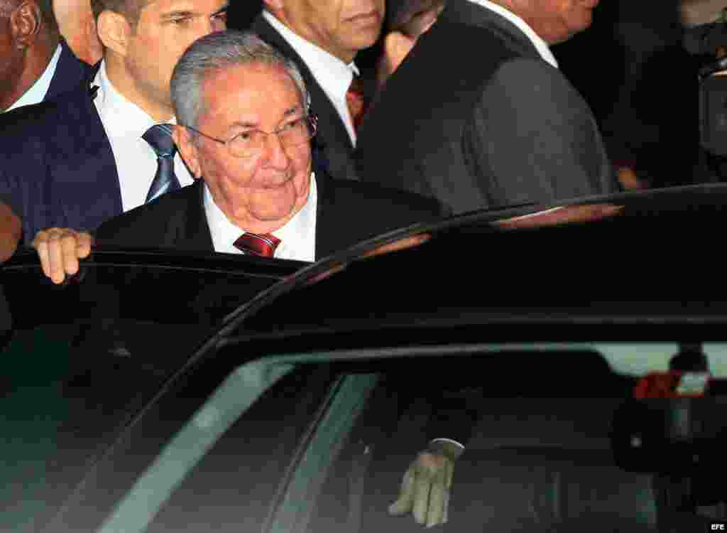 Raúl Castro en Panamá. Obama y Castro hablaron por teléfono el miércoles antes que Obama saliera de Washington con destino a Jamaica.