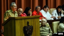 RAÚL CASTRO PRESIDE EL ÚLTIMO PLENO DEL AÑO DEL PARLAMENTO CUBANO