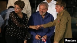 Dilma Rousseff, Luiz Inacio Lula da Silva y Raúl Castro en Santiago de Cuba en 2016. Foto Archivo