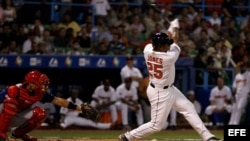 Andruw Jones durante el Clásico Mundial de Béisbol de 2006, en San Juan, Puerto Rico.