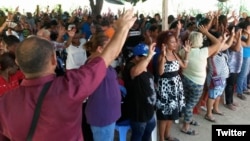 Religiosos oran en Santiago de Cuba a finales del 2019. (Foto tomada del Twitter del pastor Alaín Toledano)