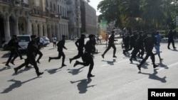 Boinas Negras desplegadas para reprimir a los manifestantes en La Habana.