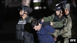 Joaquín "El Chapo" Guzmán tras su recaptura en la ciudad de Los Mochis, Sinaloa, en agosto de 2016.